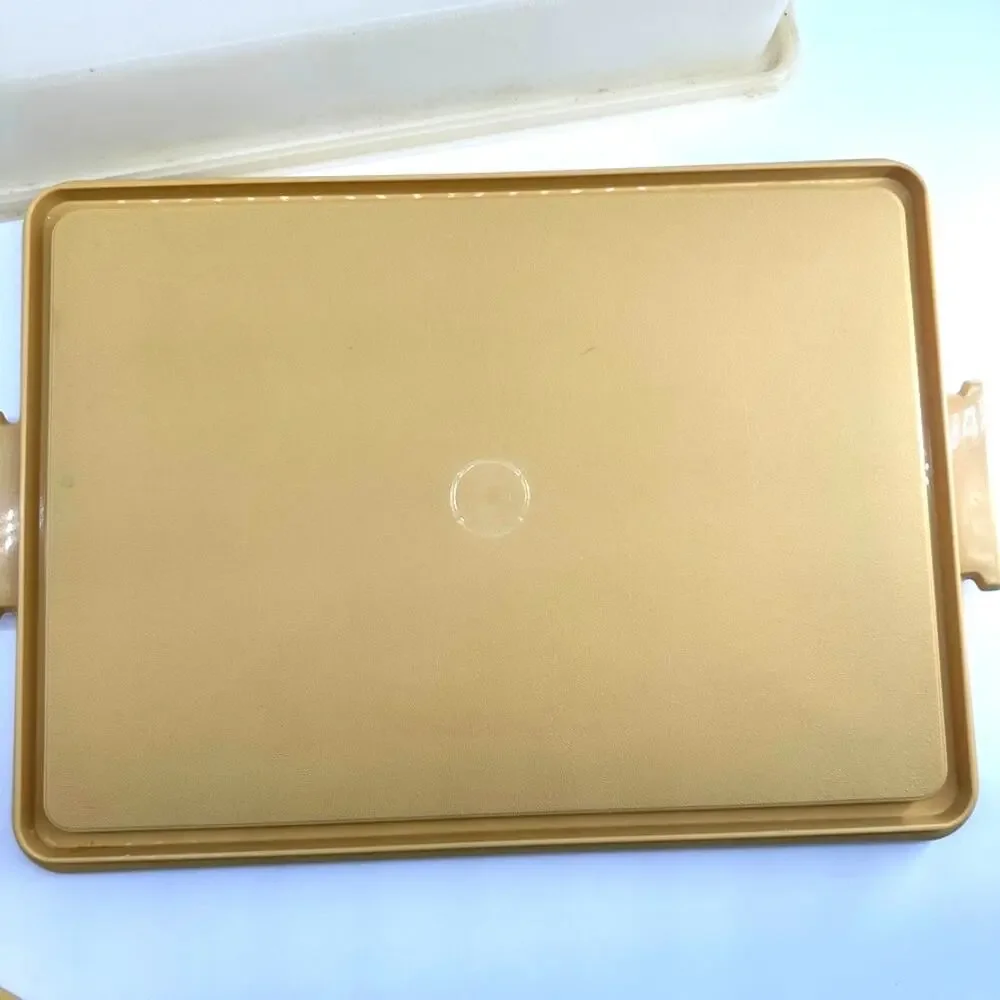 Vintage Tupperware Cake Taker 622-5 Harvest Gold Carrier w Handle USA